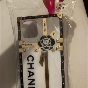 Channel for I phone 12 or 6 they fit either one pop ring included